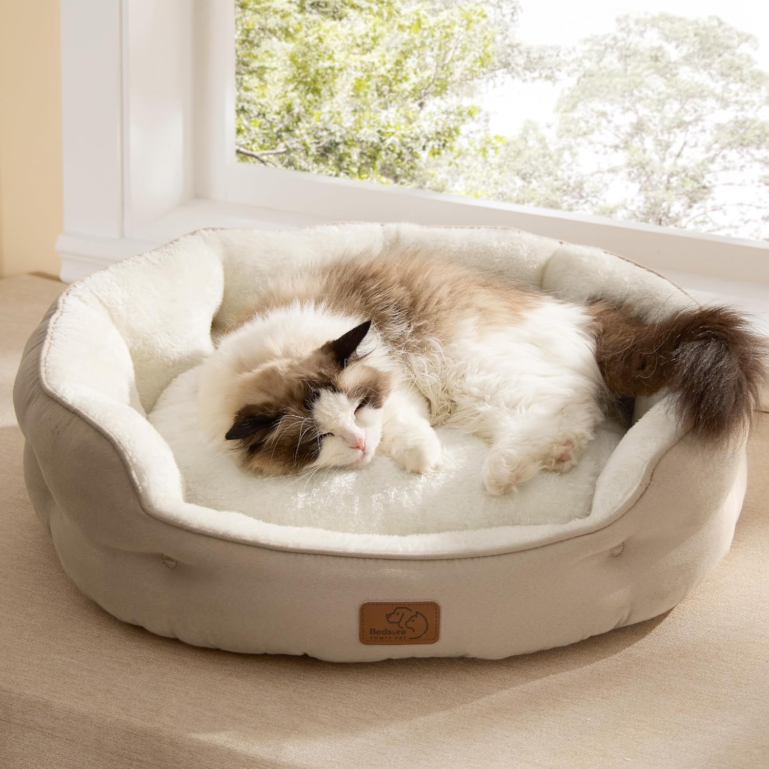 Bedsure Round Calming Dog Bed for Small Dogs & Cats - Plush Sherpa Cat Bed with Non-Slip Bottom, Machine Washable, 20", Camel