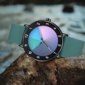 Unisex Creative Design Wristwatch – Original Fashion Statement Timepiece with Easy-to-Read Dial for Men & Women