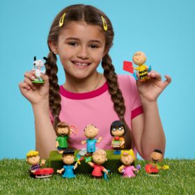 Peanuts 75th Anniversary Collectible Figure Set - 10 Count Character Toy Bundle with Charlie Brown, Snoopy & Friends