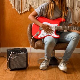 Fender Frontman 10G 10-Watt Electric Guitar Amplifier - 6-Inch Speaker, Clean & Drive Channels, with Headphone Jack