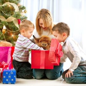 Gluutoyashop Highland Cow Stuffed Animal - 11" Soft Scottish Cattle Plush Toy with Realistic Horns & Fur - Cute Farm Pillow Gift for Kids, Boys, Girls & Adults (Brown)