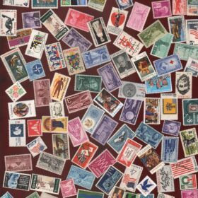 Vintage US Postage Stamp Lot - 100 Mint Condition American Collectibles for Hobbyists & Kids