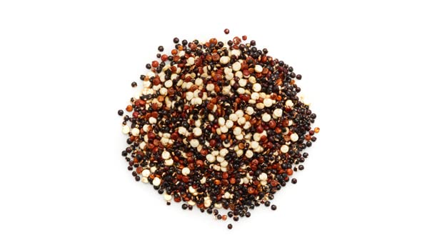 Yupik Organic Tri-Color Quinoa - 2.2 lb (1 kg) | Non-GMO, Gluten-Free, Kosher & Raw Ancient Grain Blend | High Fiber & Iron Whole Food | Perfect Healthy Substitute for Rice & Pasta