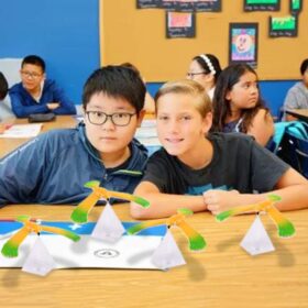 Physics Balance Bird Toys – Set of 5 Desktop Gravity Defying Eagles with Pyramid Stands – Educational Science Gadgets, Stress Relief & Party Favors for Kids & Adults