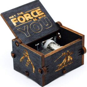 Huntmic Vintage Hand-Cranked Wooden Music Box – Star Wars Theme Tune, Portable Mechanical Musical Gift for Kids & Collectors