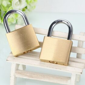 ABRAFOX Solid Brass Keyed Alike Padlock - 2 Pack, 40mm (1-9/16 in) Heavy Duty Shackle for Storage, Gates & Luggage