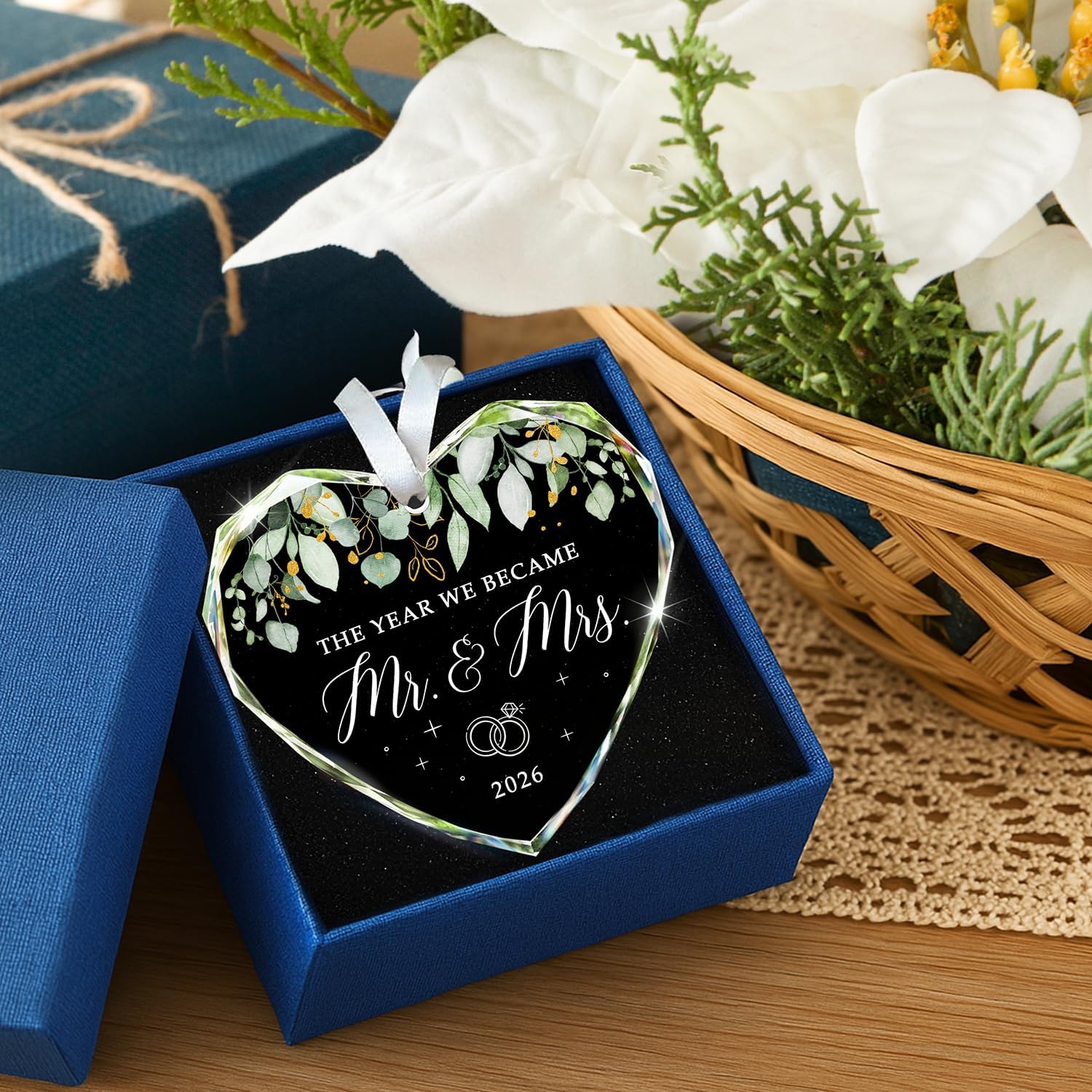 HEXMOZ Mr & Mrs 2026 Wedding Ornament - Heart Shaped Glass Christmas Decoration for Newlyweds, Couple Keepsake Gift, Bridal Shower Present with Elegant Gift Box