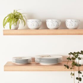 Amazon Basics 18-Piece Dinnerware Set – Service for 6, Microwave & Dishwasher Safe, Branches Design