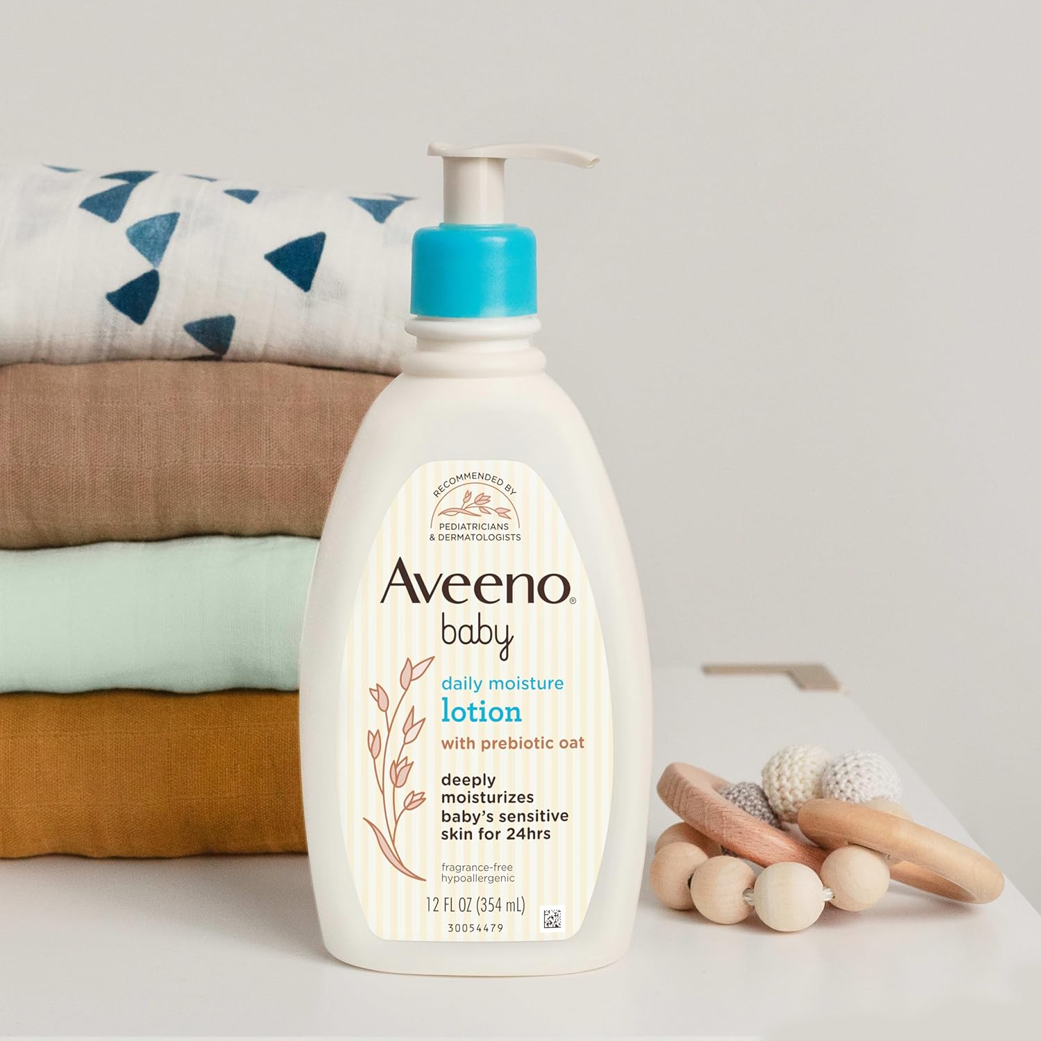 Aveeno Baby Daily Moisture Lotion (2 Pack) – 18 oz Hypoallergenic Body Lotion with Natural Oat for Sensitive Skin, Fragrance-Free & Paraben-Free Daily Moisturizer
