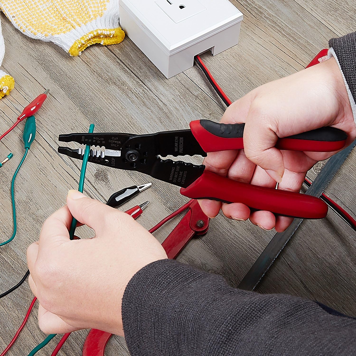 WGGE WG-015 Professional 8-Inch Self-Adjusting Wire Stripper, Crimping Tool, and Cable Cutter - High Carbon Alloy Steel with Ergonomic Non-Slip Grip
