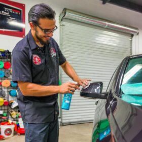 Chemical Guys CLY_402 Medium Duty Clay Bar Kit - 100g Synthetic Clay for Automotive Paint Decontamination, Removes Embedded Contaminants & Surface Fallout for Smooth Finish