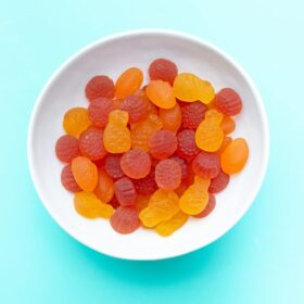 YumEarth Organic Tropical Fruit Snacks - 43 Pack (0.7oz Each) - Allergen Friendly, Gluten Free, Non-GMO & Vegan Snack